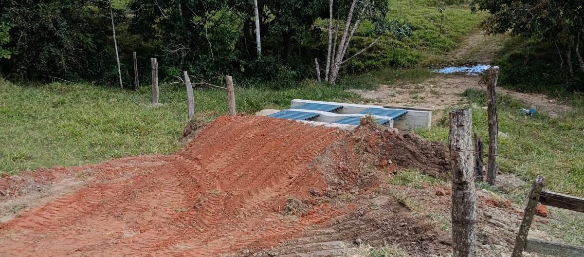 Prefeitura intensifica melhorias na Zona Rural com construção de novos mata-burros